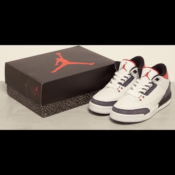 Used Air Jordan 3 retro fire red edition. Great for ball playing.